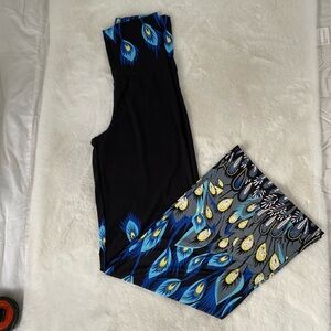 NWOT High Waist Wide Leg Soft Pant with Peacock Pattern Design Size S